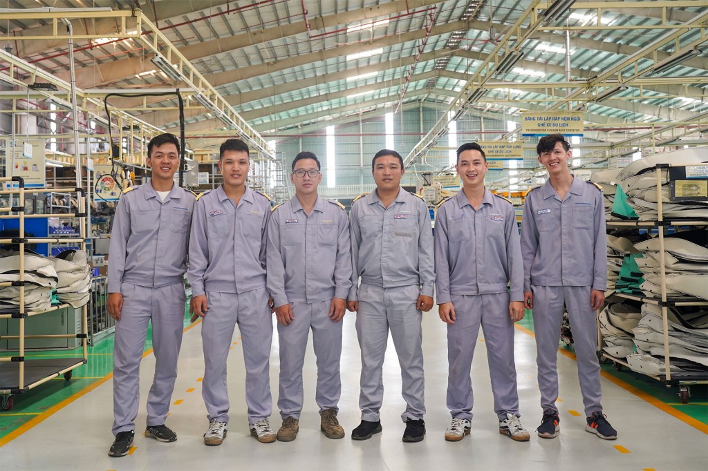 Đặt may đồng phục công nhân, học sinh - In logo theo nhu cầu