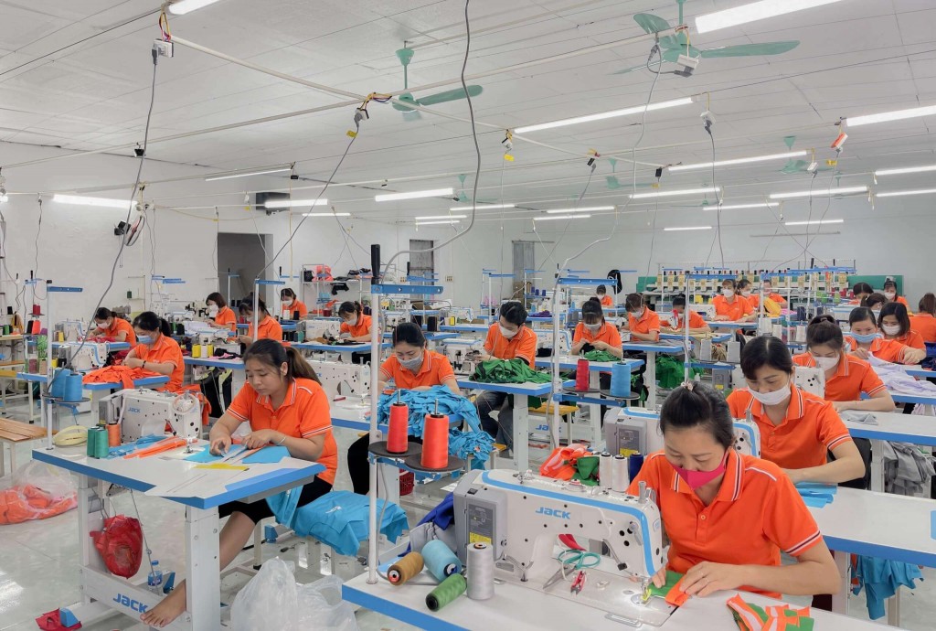 Dịch vụ đặt may đồng phục công nhân