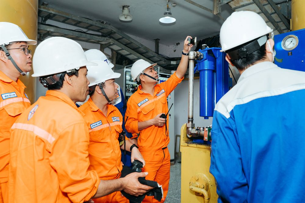 Đảm bảo năng suất lao động cho công nhân của nhà máy